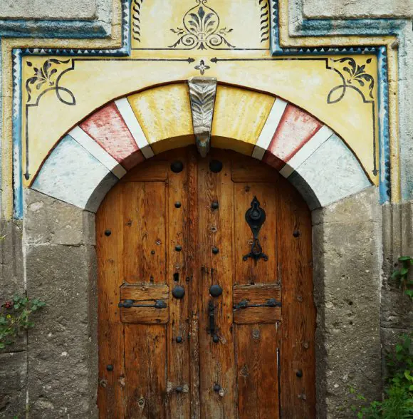 Mustafapaşa’dan bir tarihi kapı
